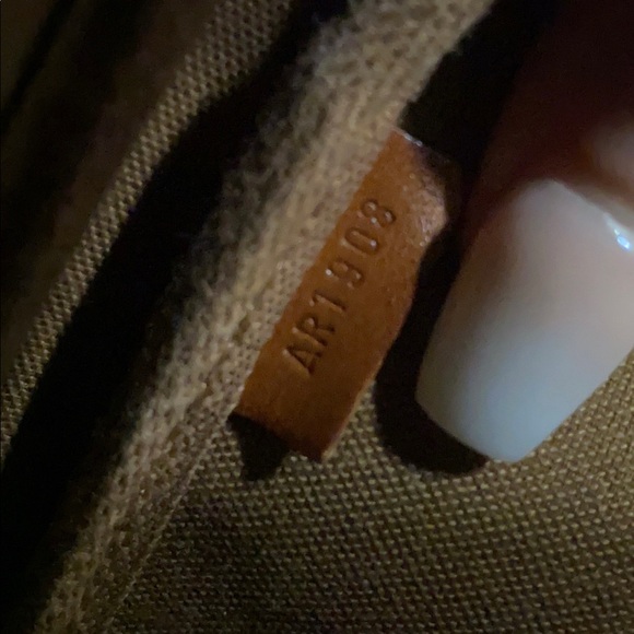 9️⃣5️⃣0️⃣Authentic Louis Vuitton Monogram Accessoires Pochette - Picture 9 of 12